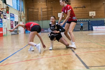 Bild 58 - wBJ SV Henstedt Ulzburg - HSG Holstein Kiel/Kronshagen : Ergebnis: 30:28